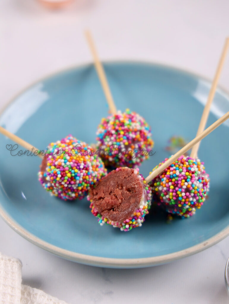 PLR Recipe - Red Velvet Cake Pops