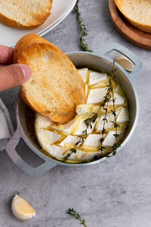 PLR Recipe - Baked Brie with Garlic and Honey