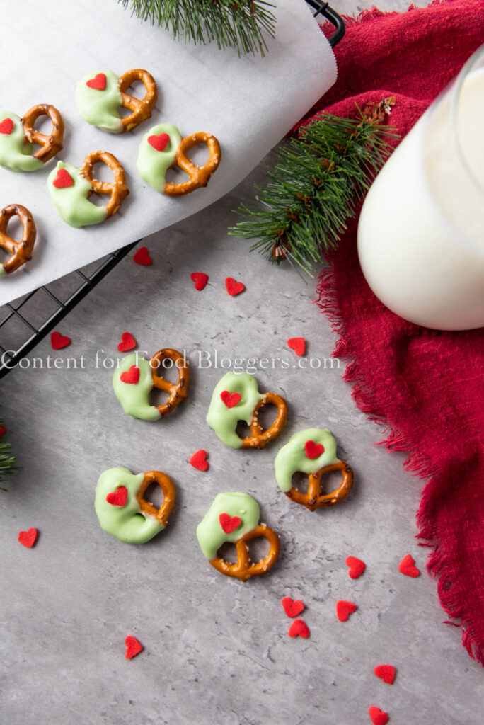 PLR Recipe - Christmas Pretzels