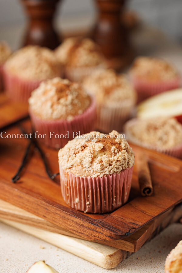 Exclusive Recipe - Apple Cinnamon Crumb Muffins