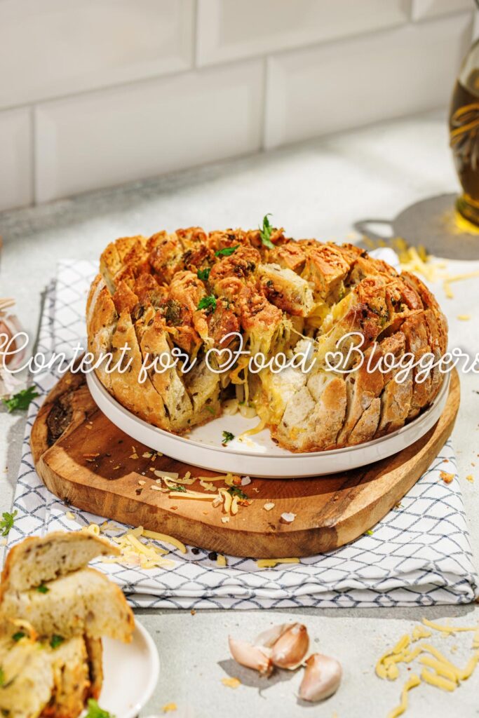 PLR Recipe - Cheesy Pull-Apart Garlic Bread